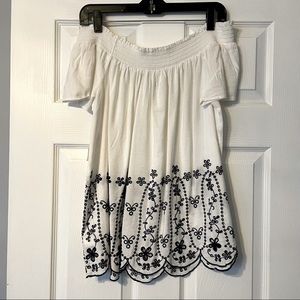 Old Navy NWT L Off the shoulder shirt